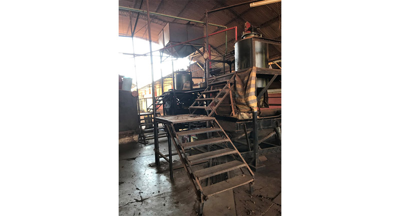 These machines are called auto claves. A shock of steam expands the shell and breaks the bond with the kernel before they are cooled then shelled, either by hand or, increasingly, automatically in centrifuge machines.